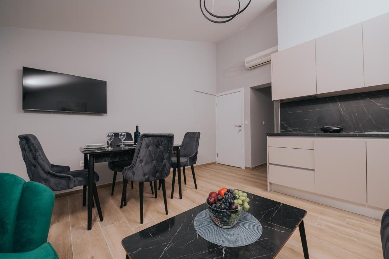Virgine Maria Apartma